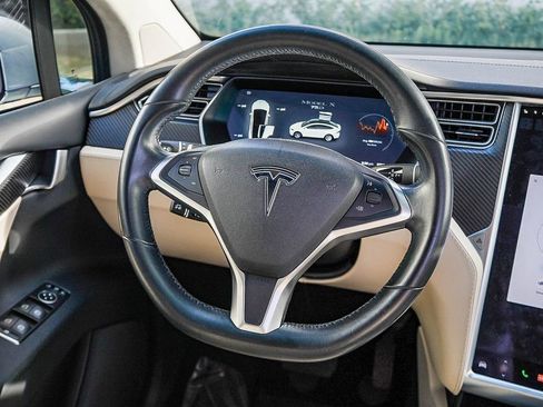 Used 2017 Tesla Model X 75D image 15