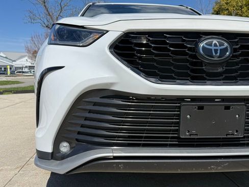 Used 2022 Toyota Highlander XSE AWD/4WD image 5