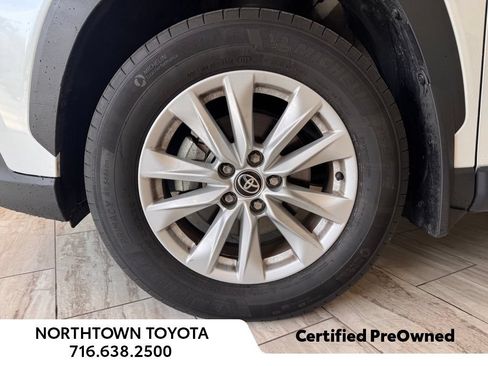 Used 2024 Toyota Corolla Cross LE FWD image 26