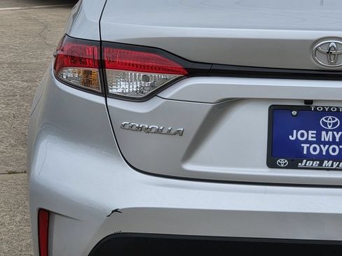 Used 2025 Toyota Corolla LE FWD image 10