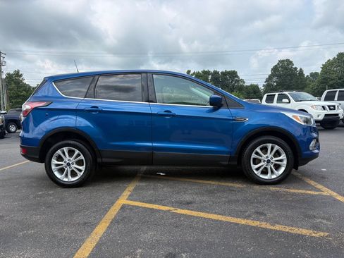 Used 2017 Ford Escape SE w/ SE Cold Weather Package FWD image 5
