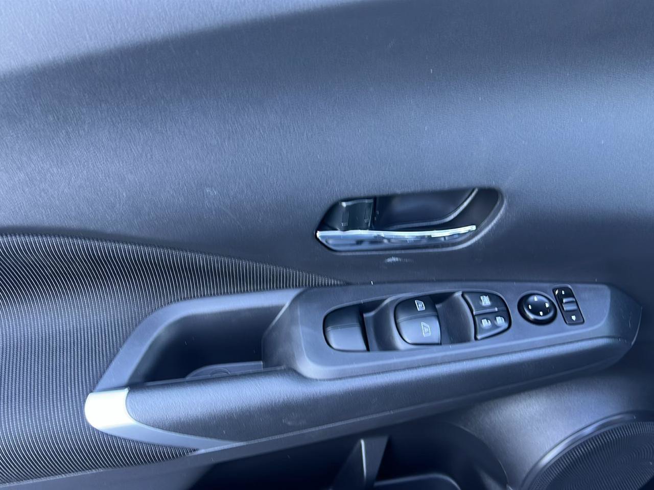 Used 2021 Nissan Kicks SV FWD image 16