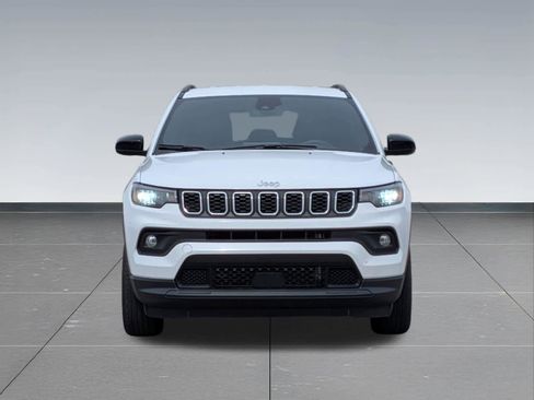 Used 2025 Jeep Compass Latitude image 8