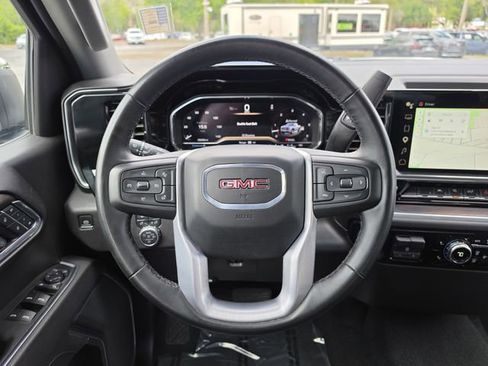 Used 2025 GMC Sierra 1500 SLT AWD/4WD image 16