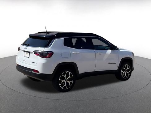 Used 2025 Jeep Compass Limited AWD/4WD image 15