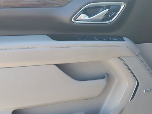 Used 2022 Chevrolet Tahoe Z71 w/ Luxury Package image 43