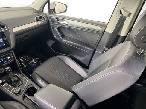 Used 2022 Volkswagen Tiguan SE AWD/4WD image 21