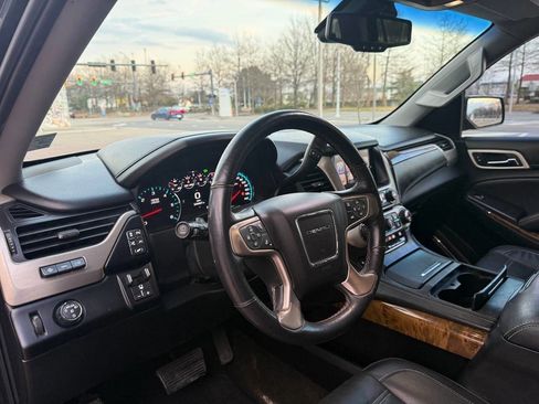 Used 2017 GMC Yukon Denali w/ Open Road Package RWD image 19