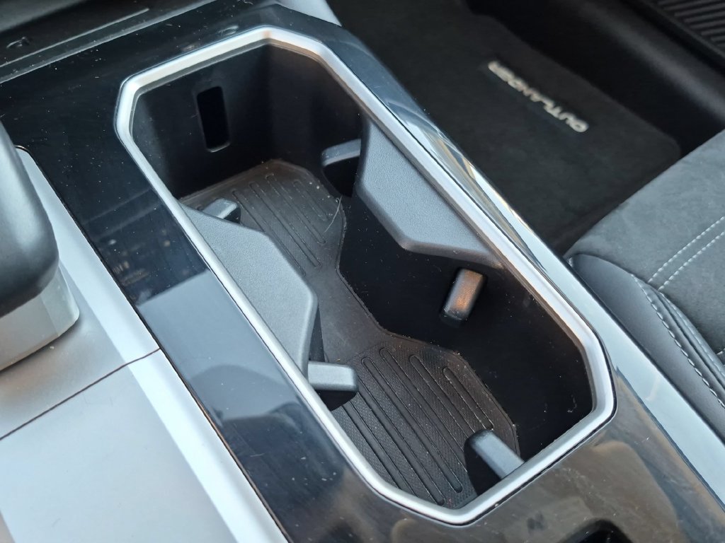 Used 2025 Mitsubishi Outlander SE AWD/4WD image 24