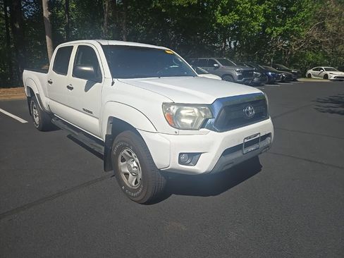 Used 2014 Toyota Tacoma PreRunner w/ SR5 Package image 9