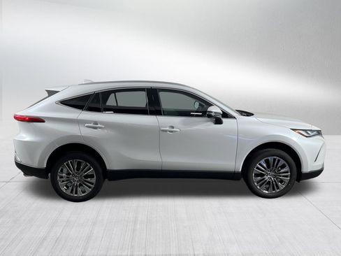 Certified 2024 Toyota Venza XLE AWD/4WD image 8