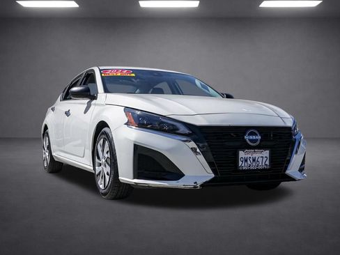 Used 2024 Nissan Altima 2.5 S FWD image 2