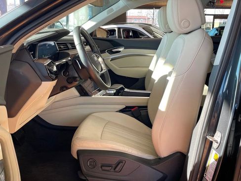 Used 2019 Audi e-tron Premium Plus image 11