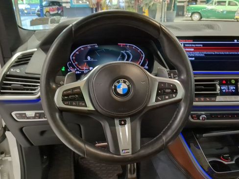 Used 2019 BMW X5 xDrive40i w/ M Sport Package AWD/4WD image 2