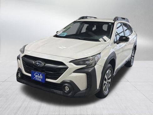 Used 2023 Subaru Outback Premium image 3
