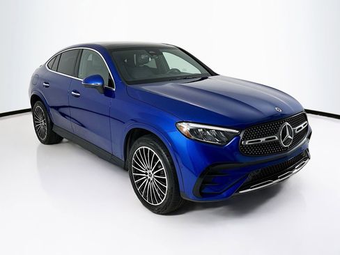 Used 2025 Mercedes-Benz GLC 300 4MATIC image 1