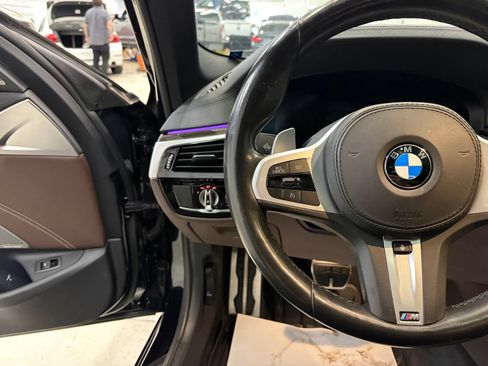 Used 2020 BMW M550i xDrive w/ Premium Package AWD/4WD image 12