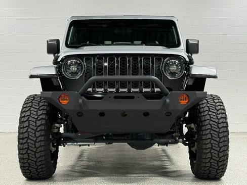Used 2024 Jeep Gladiator Sport AWD/4WD image 3