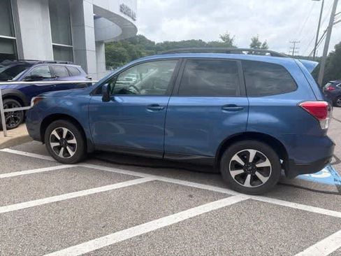 Used 2018 Subaru Forester 2.5i Premium AWD/4WD image 3