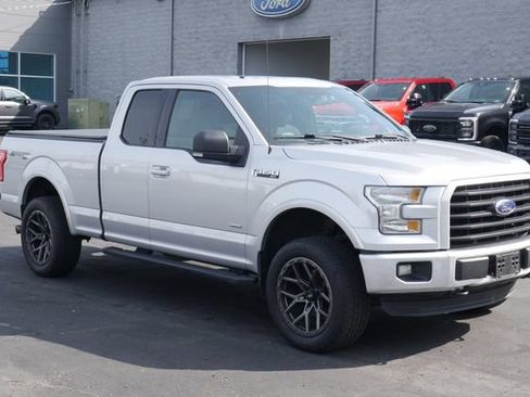 Used 2015 Ford F150 XLT w/ Equipment Group 302A Luxury AWD/4WD image 7