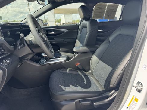 Used 2025 Buick Envista Preferred image 27