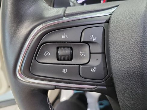 Used 2022 Buick Envision Essence w/ Safety Package FWD image 40