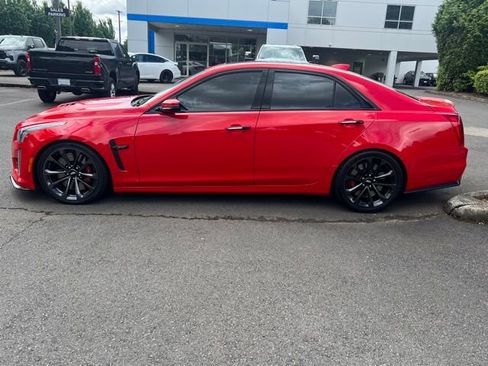 Used 2019 Cadillac CTS V w/ Luxury Package RWD image 4