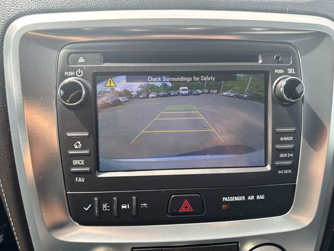 Used 2013 GMC Acadia SLE FWD image 25
