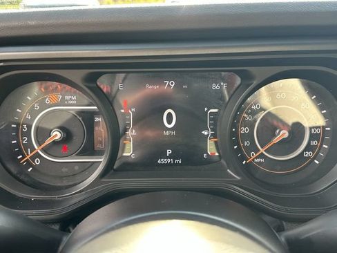 Used 2024 Jeep Wrangler Unlimited Rubicon AWD/4WD image 11