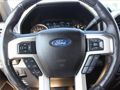 Used 2018 Ford F150 Lariat image 9
