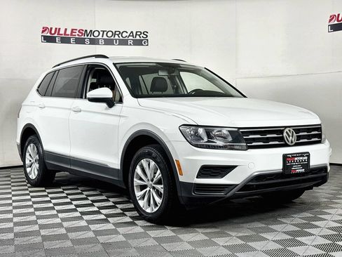 Used 2018 Volkswagen Tiguan SE AWD/4WD image 1