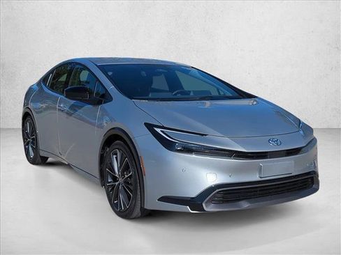 Certified 2025 Toyota Prius XLE image 3