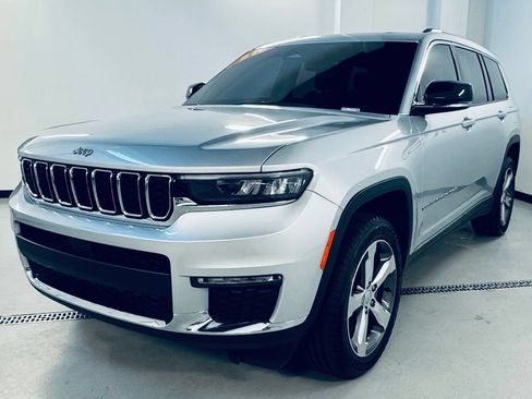 Used 2021 Jeep Grand Cherokee L Limited AWD/4WD image 3