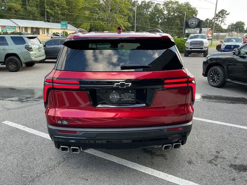 Used 2025 Chevrolet Traverse LT w/ Enhanced Driving Package FWD image 5