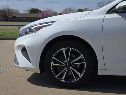 Used 2023 Kia Forte LXS w/ LXS Technology Package image 27