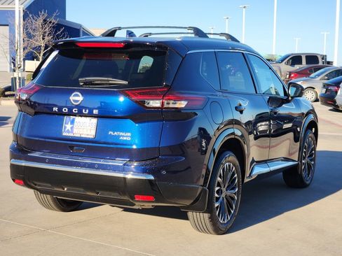 New 2026 Nissan Rogue Platinum w/ Platinum Premium Package AWD/4WD image 3