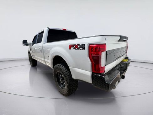 Used 2019 Ford F250 Platinum w/ Platinum Ultimate Package AWD/4WD image 3