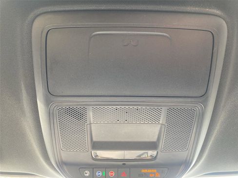 New 2026 Chevrolet Traverse LT w/ Midnight/Sport Edition image 9