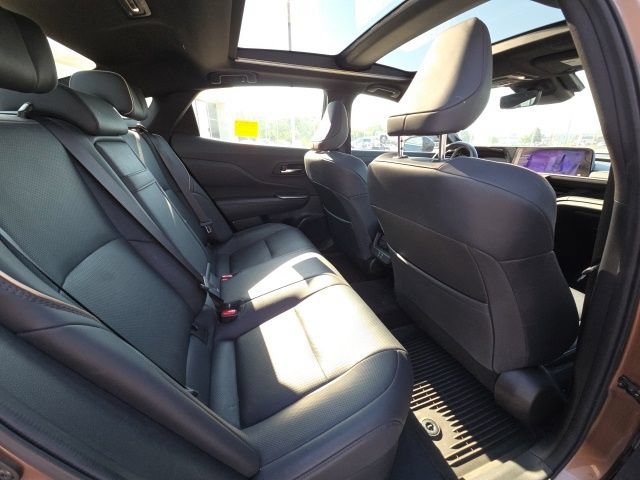 Used 2023 Toyota Crown Platinum AWD/4WD image 6