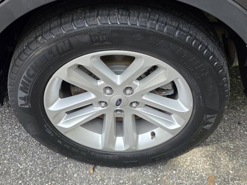 Used 2017 Ford Explorer XLT w/ Equipment Group 202A FWD image 35