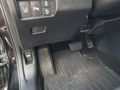 Used 2016 Honda Accord Touring image 12