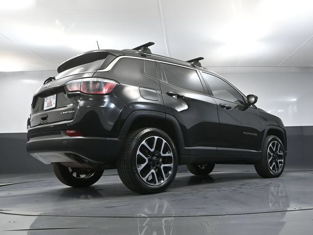 Used 2017 Jeep Compass Limited w/ Navigation Group AWD/4WD image 42
