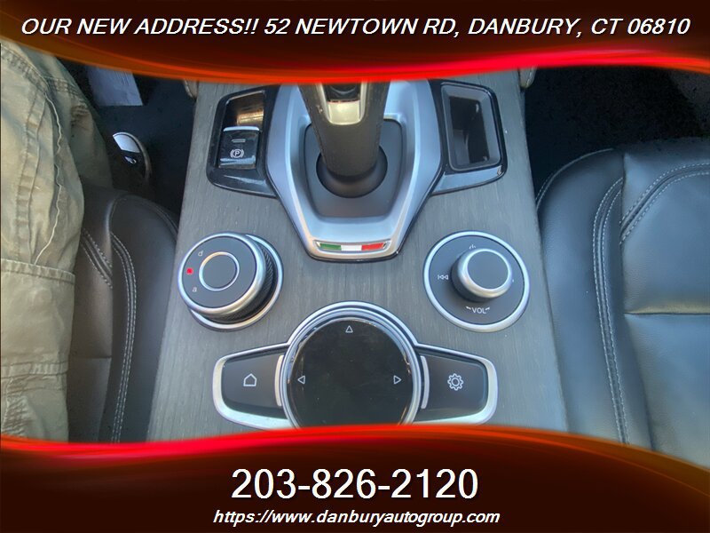 Used 2023 Alfa Romeo Stelvio Ti AWD/4WD image 21