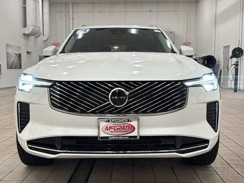 Used 2025 Volvo XC90 B6 Plus image 10