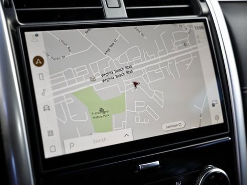 New 2025 Land Rover Discovery Metropolitan Edition image 46