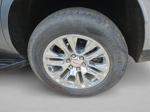 Used 2025 GMC Yukon Denali AWD/4WD image 6
