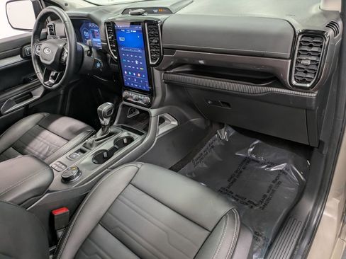 Used 2025 Ford Ranger Lariat w/ Trailer Tow Package image 29