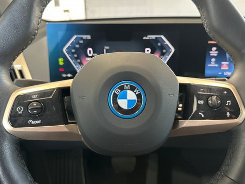 Used 2024 BMW iX xDrive50 w/ Sport Package AWD/4WD image 31