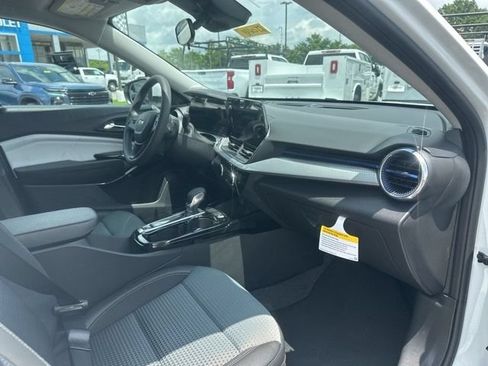 New 2026 Chevrolet Trax LT FWD image 31