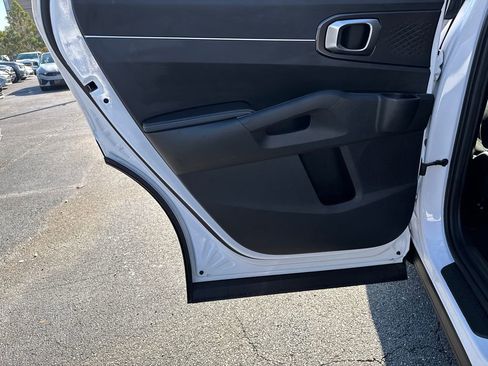 Certified 2024 Kia Sorento LX image 22